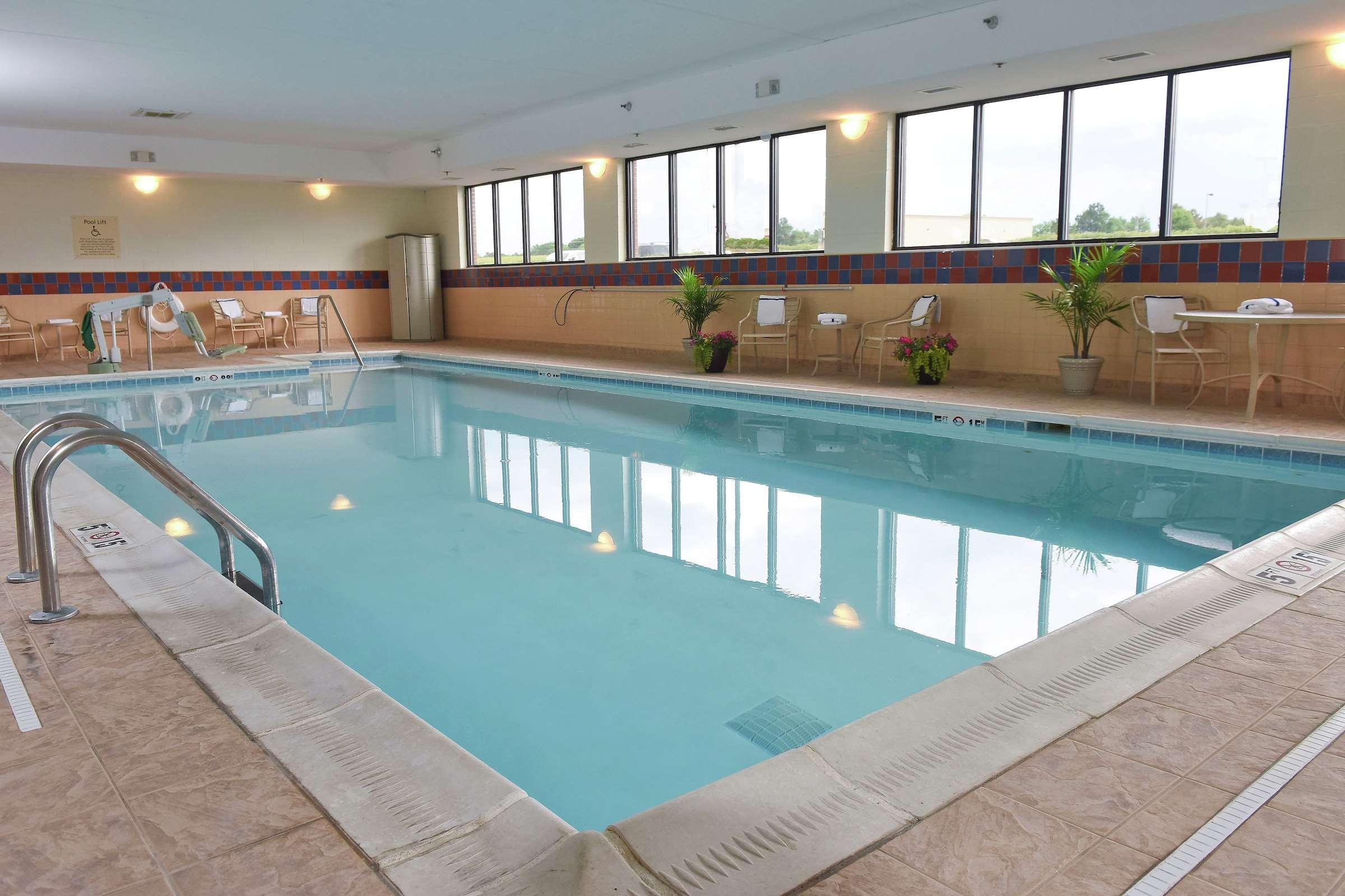 Hampton Inn & Suites מדיסונוויל מראה חיצוני תמונה