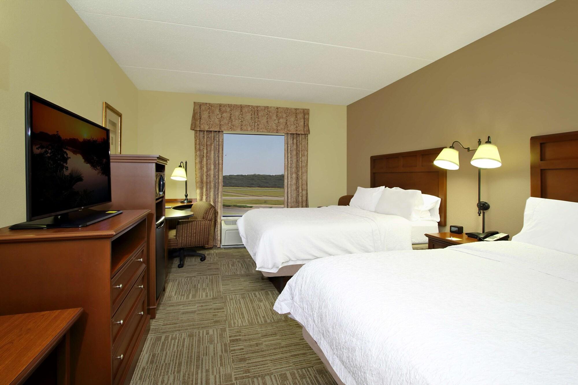 Hampton Inn & Suites מדיסונוויל מראה חיצוני תמונה