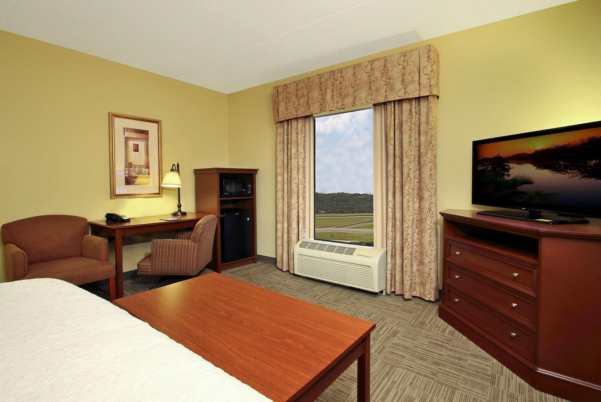 Hampton Inn & Suites מדיסונוויל מראה חיצוני תמונה