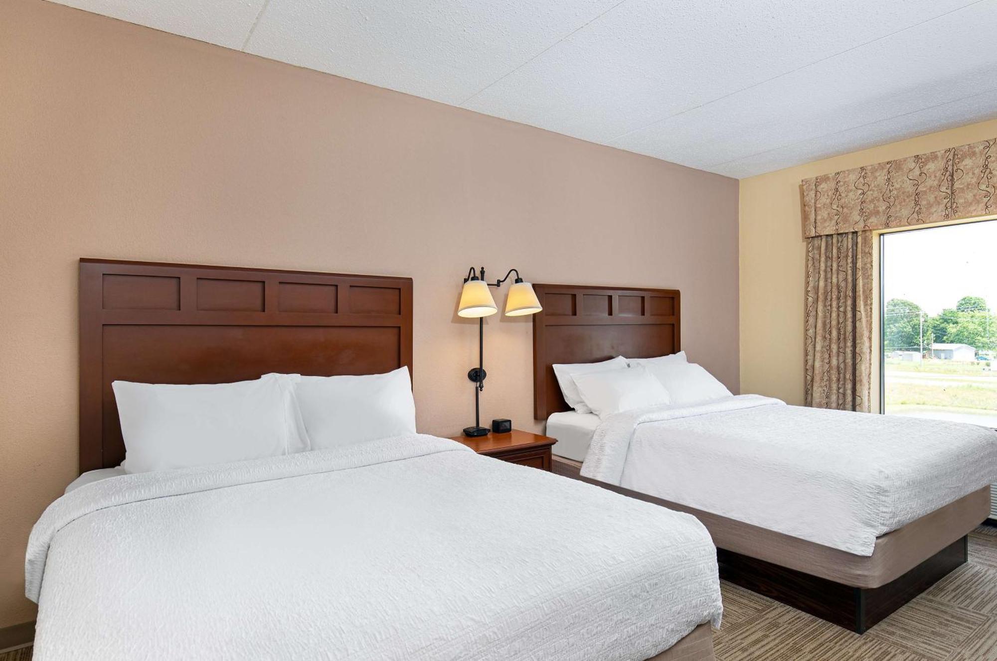 Hampton Inn & Suites מדיסונוויל מראה חיצוני תמונה
